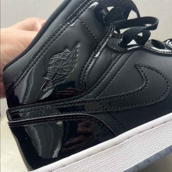 Air Jordan 1 Mid 👟 - Picture 4 of 7